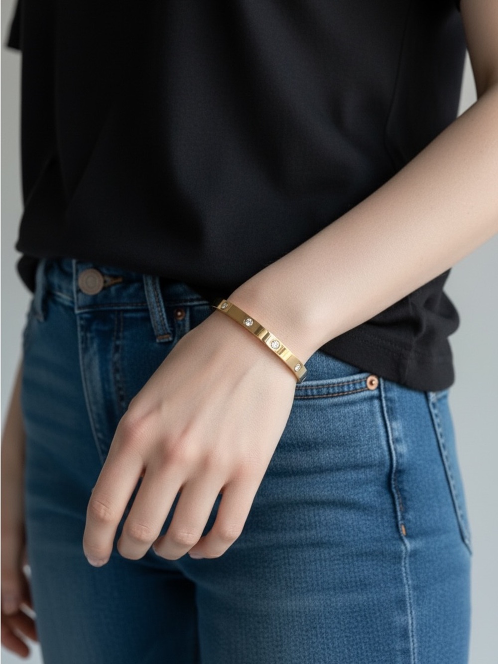 9/20 Gold Screw-Detail Cuff Bracelet - Women Accessories